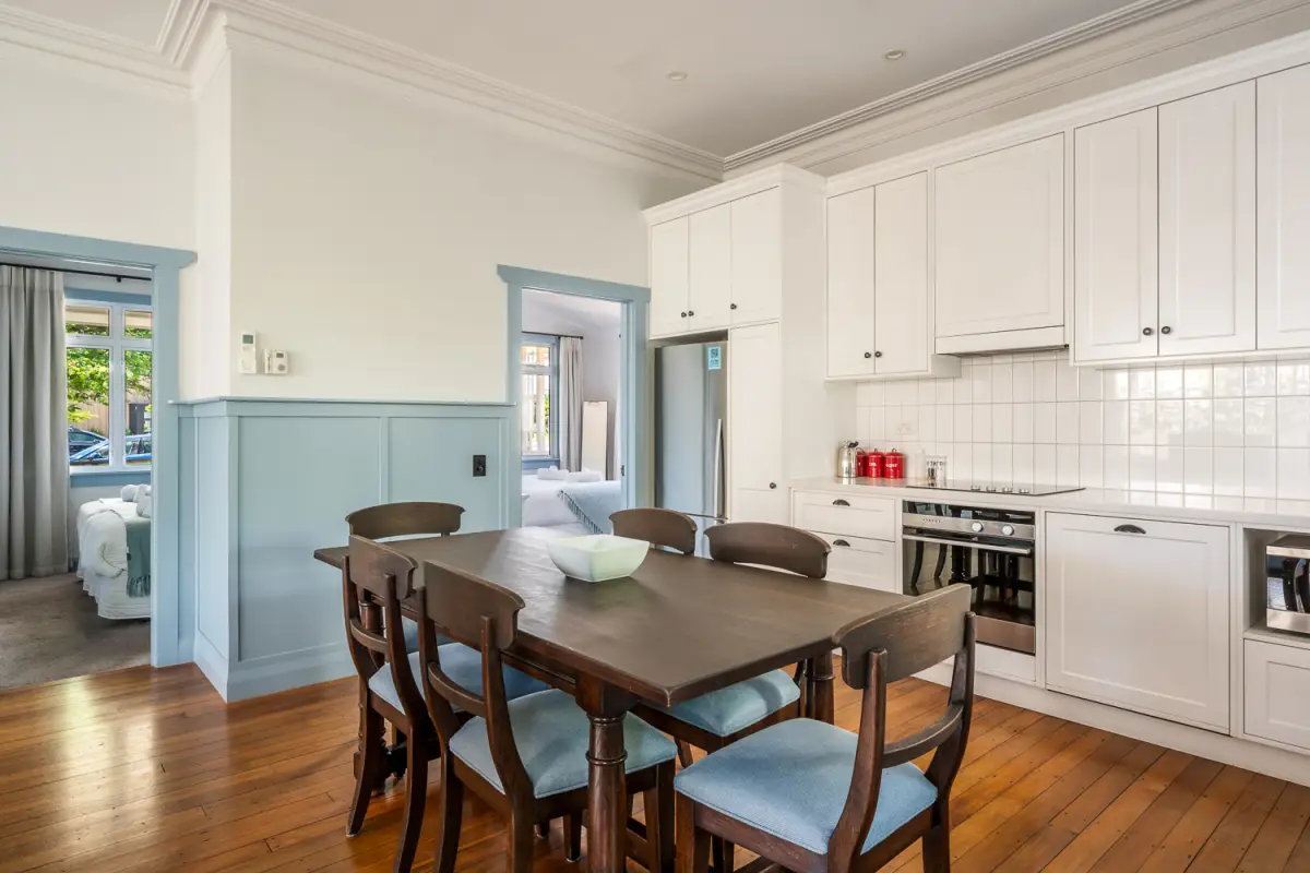 Dining & Kitchen Area 