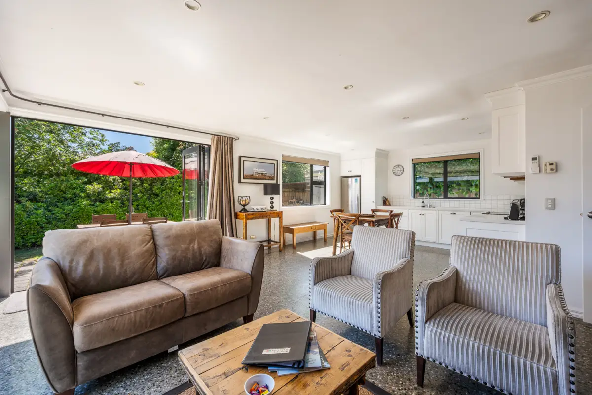 Open-Plan Living, Dining & Kitchen 