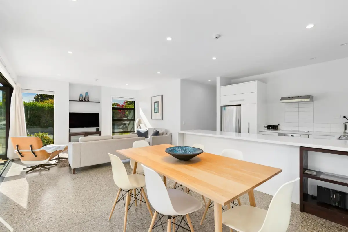 Open Plan Kitchen & Dining 