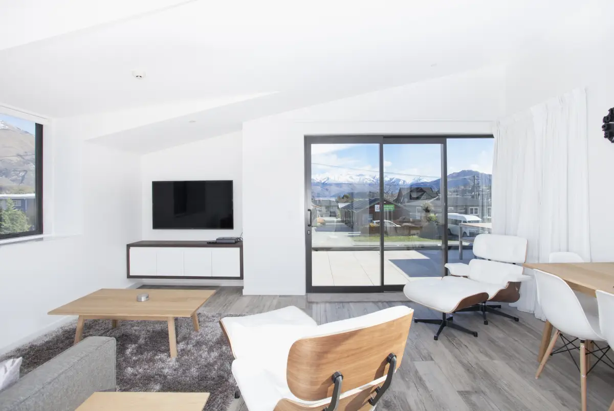 Upstairs Lounge with Balcony 