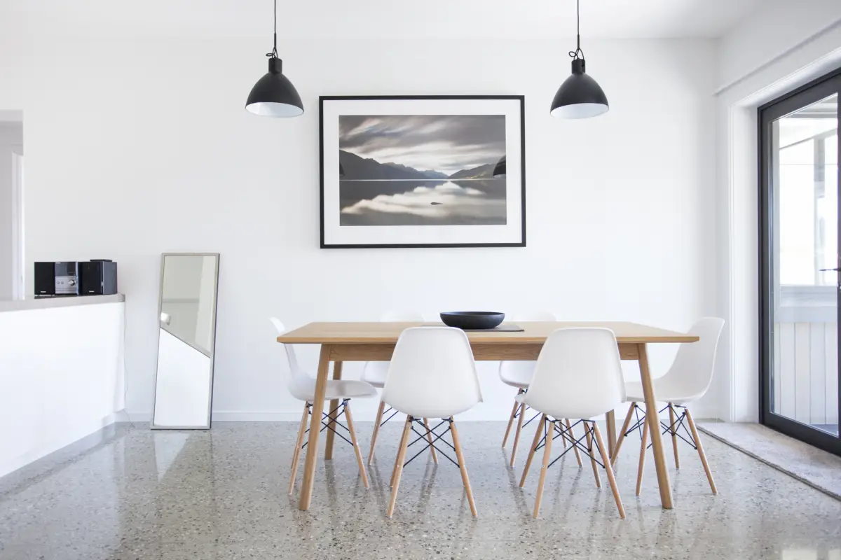 Spacious Dining Area 