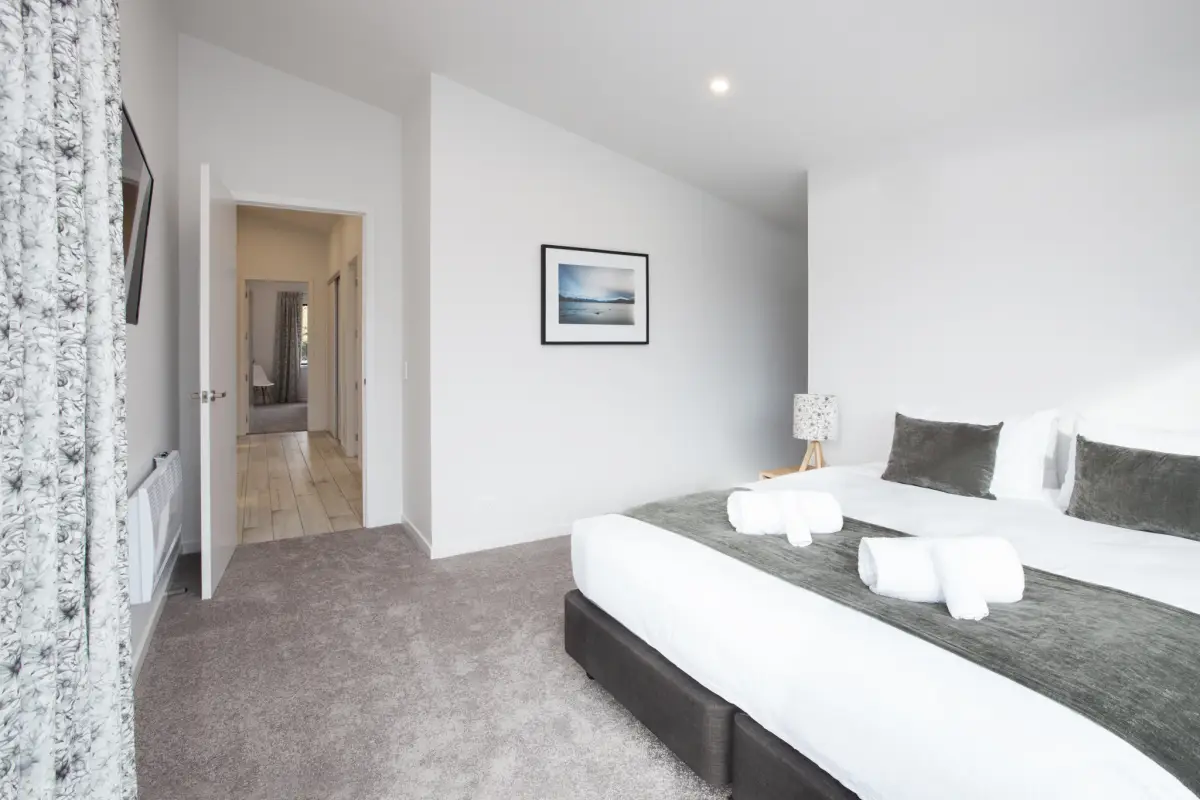 King Bedroom Retreat 