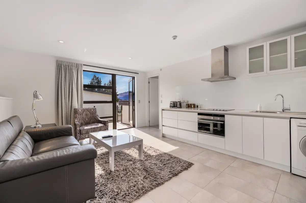 Open-Plan Kitchen & Living