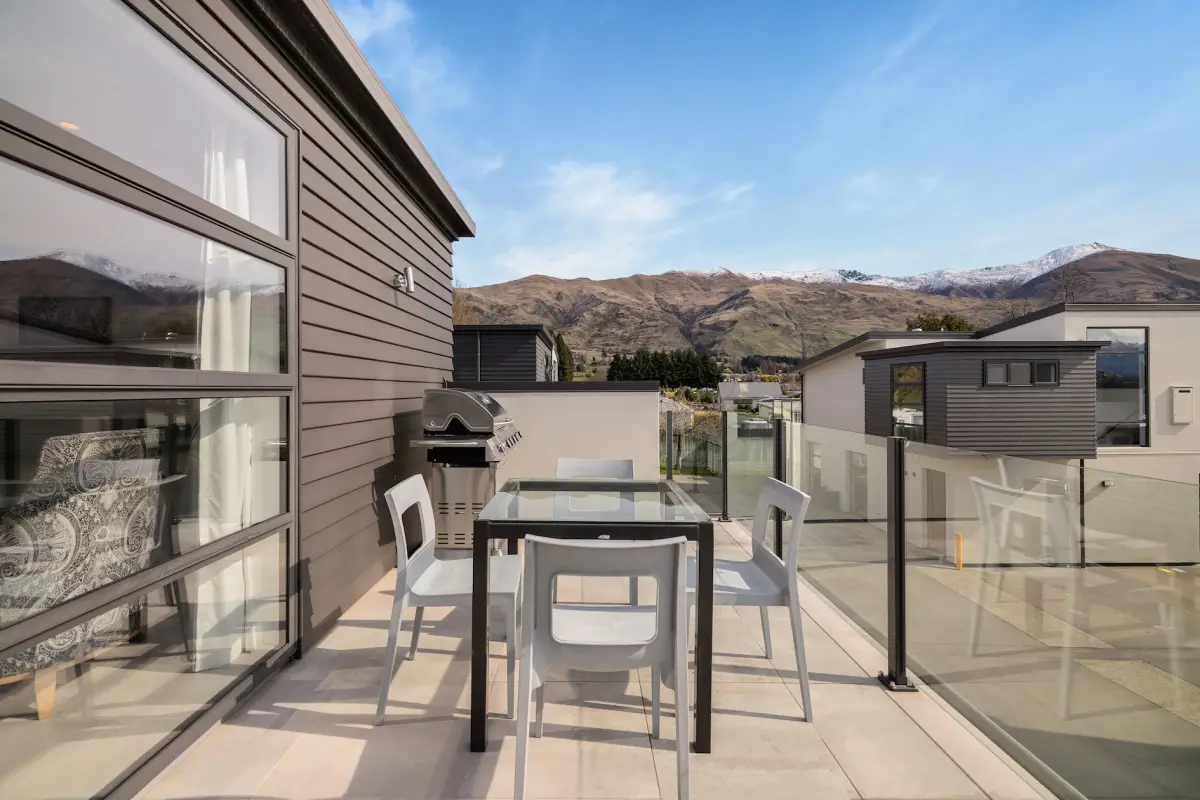 Balcony with Outdoor Seating