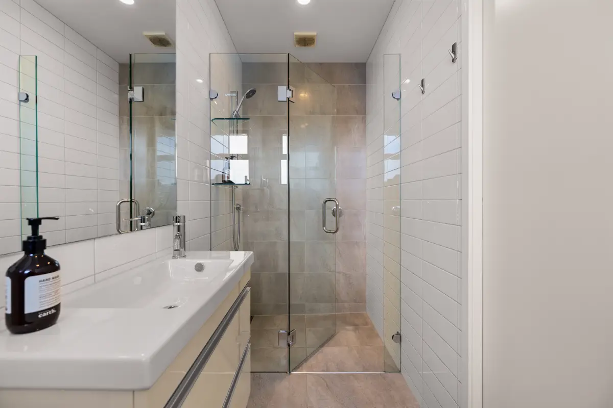 Modern Ensuite with Glass Shower 