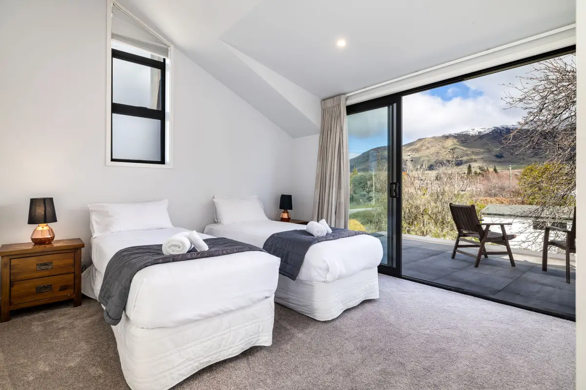 Second Twin Bedroom with Outdoor Access 