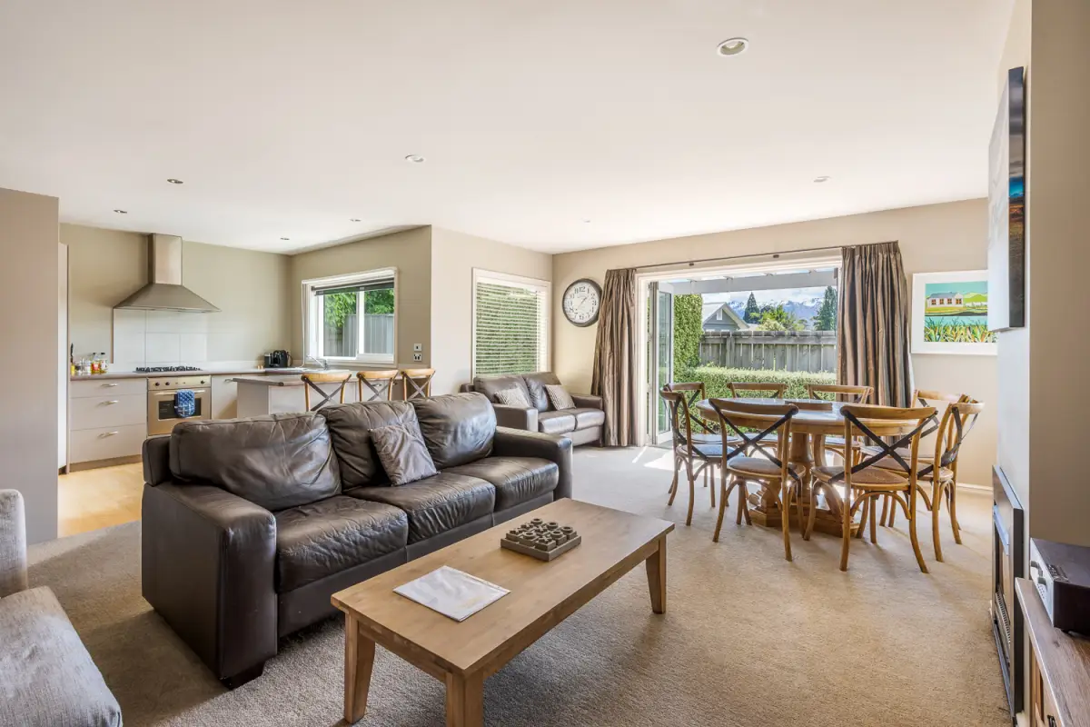 Open-Plan Living and Dining 