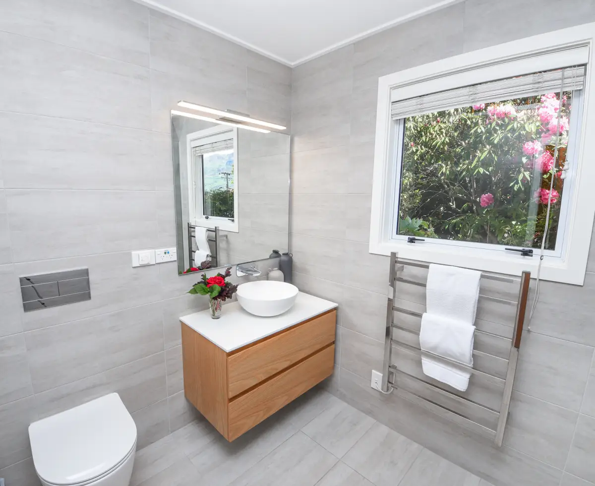 Modern Main Bathroom