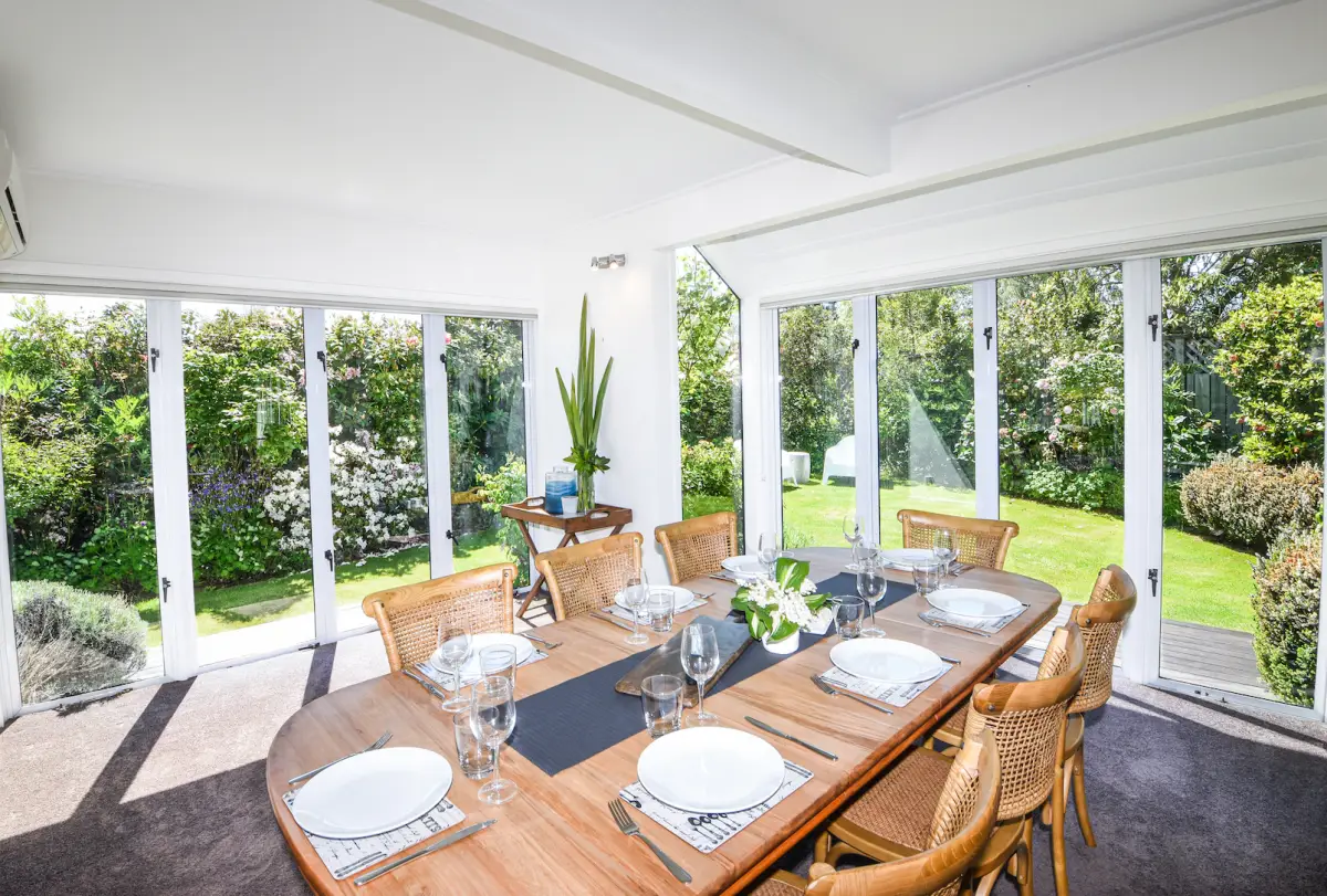 Spacious Dining Area 