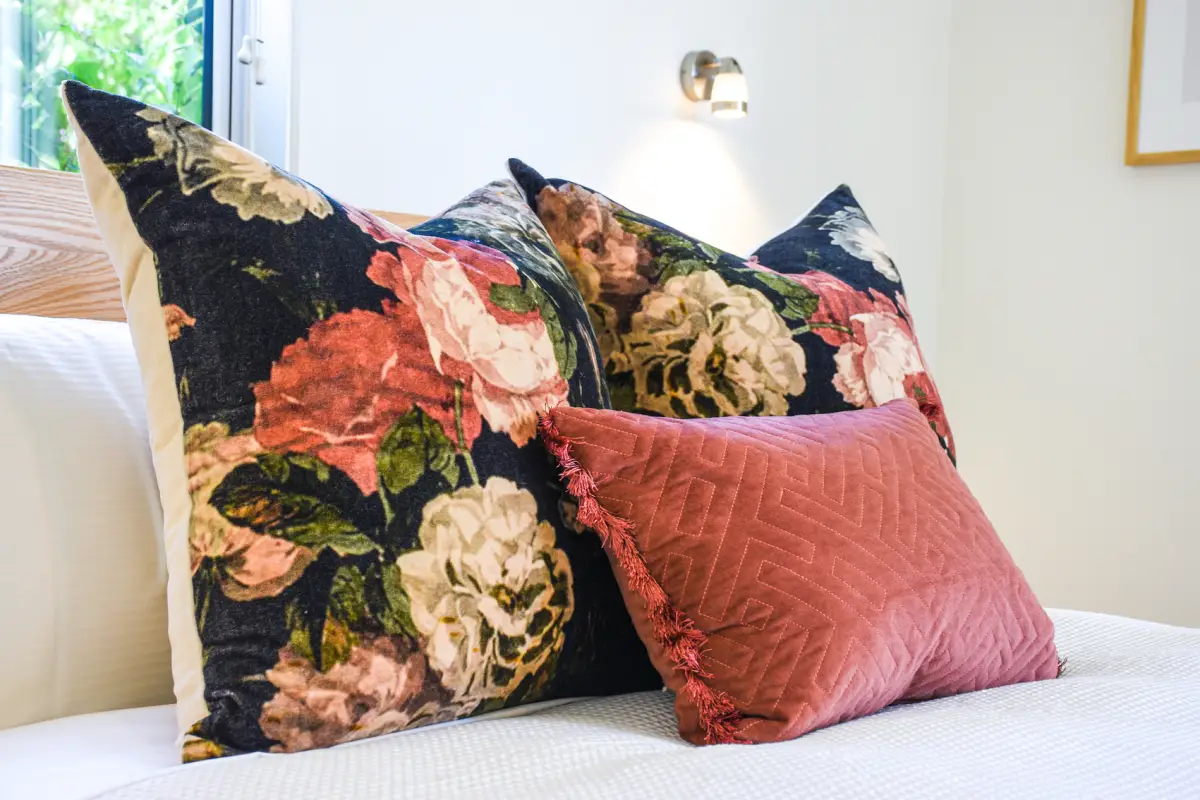 Guest Bedroom Detail 