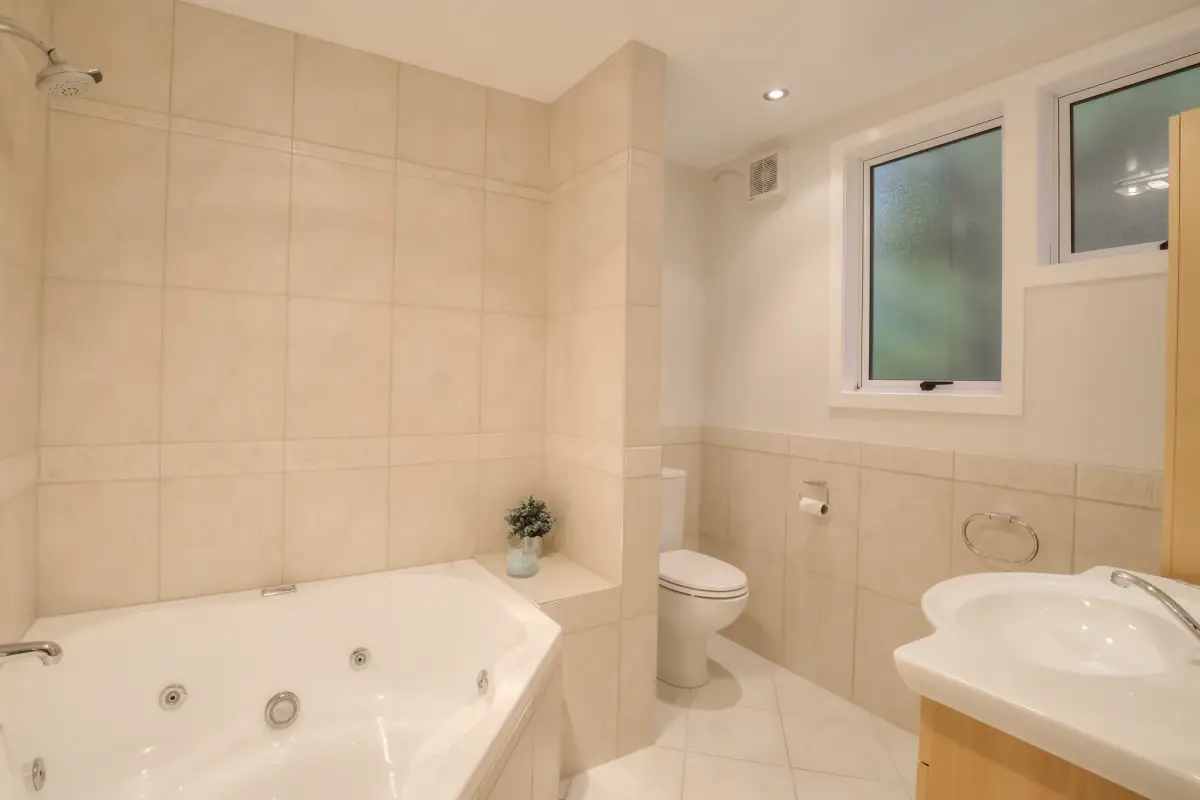 Bathroom with Spa Bath