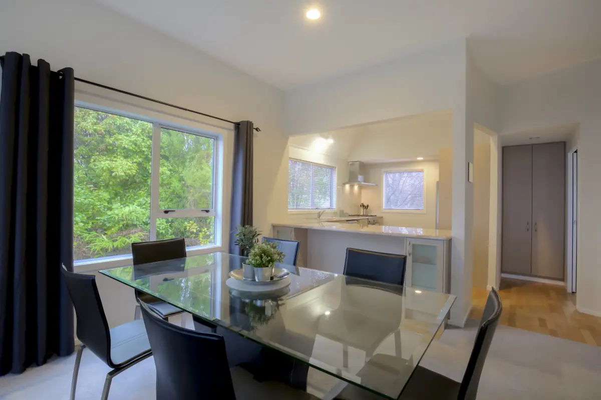 Open-Plan Kitchen and Dining 