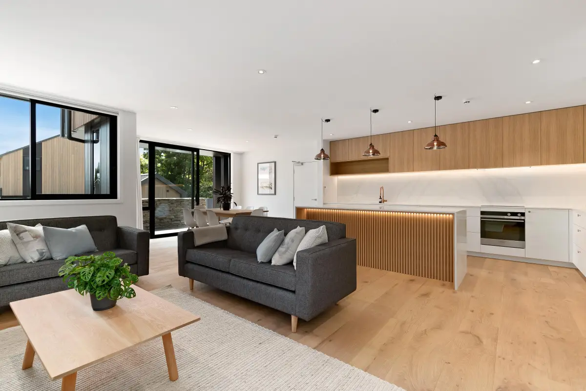 Stunning Living and Designer Kitchen 