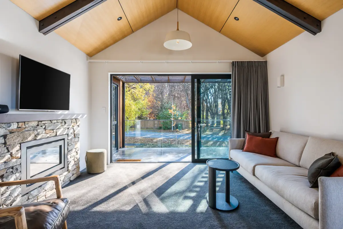 Bright Living Space with Balcony Access 