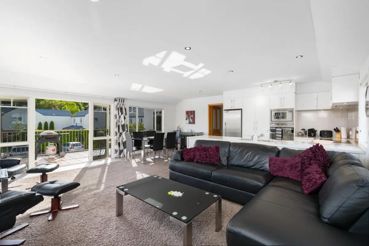 Spacious Lounge Area 