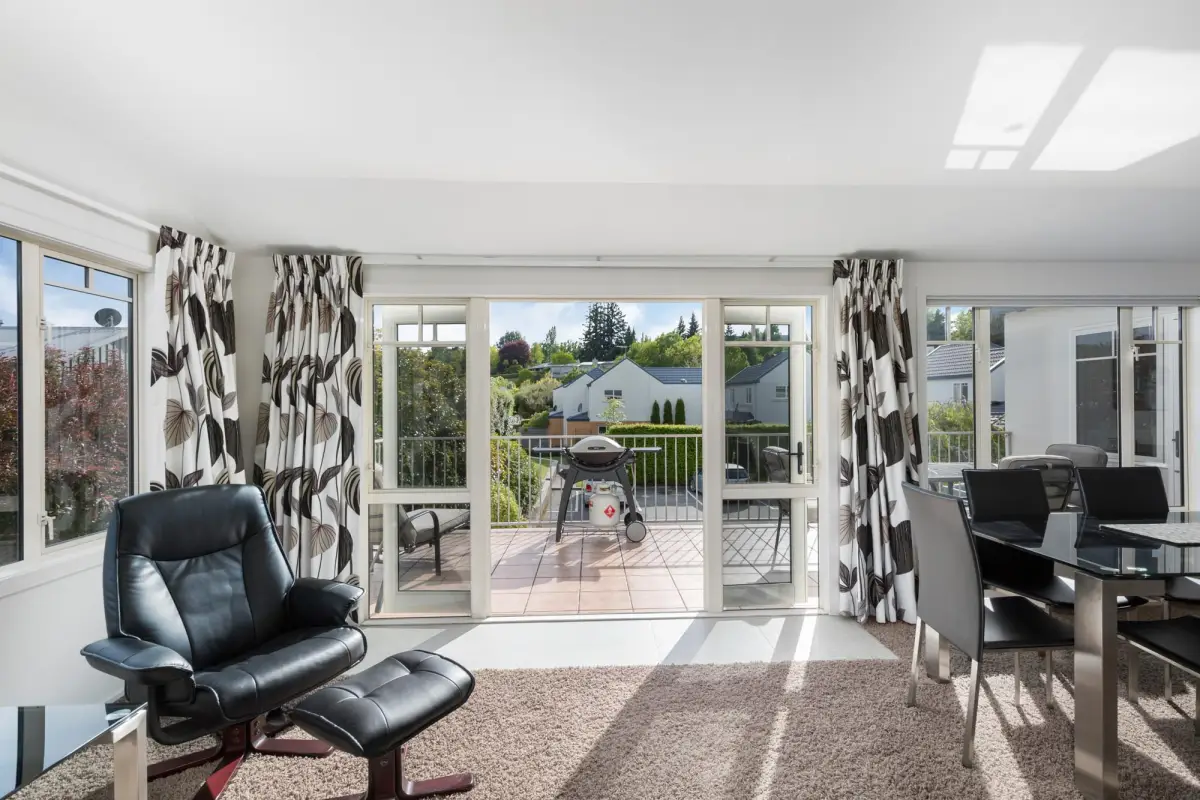 Dining and Lounge Space Opening to BBQ Area 