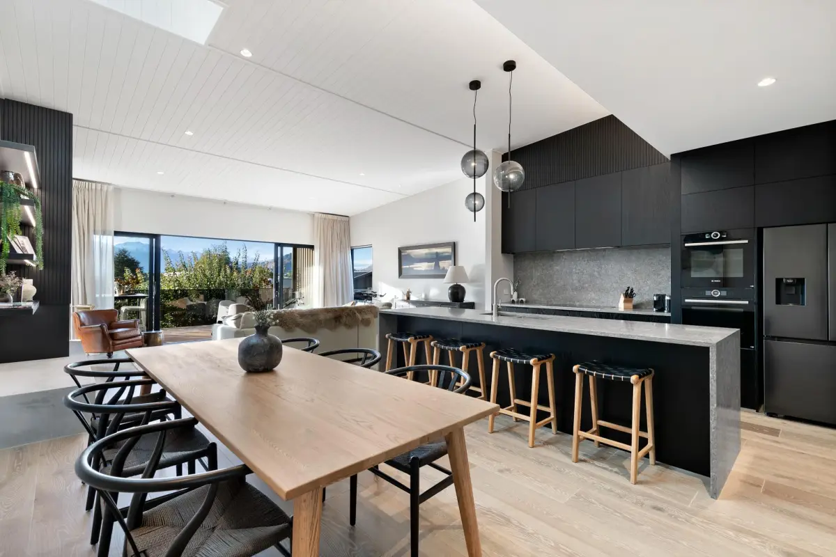 Open Plan Kitchen & Dining 