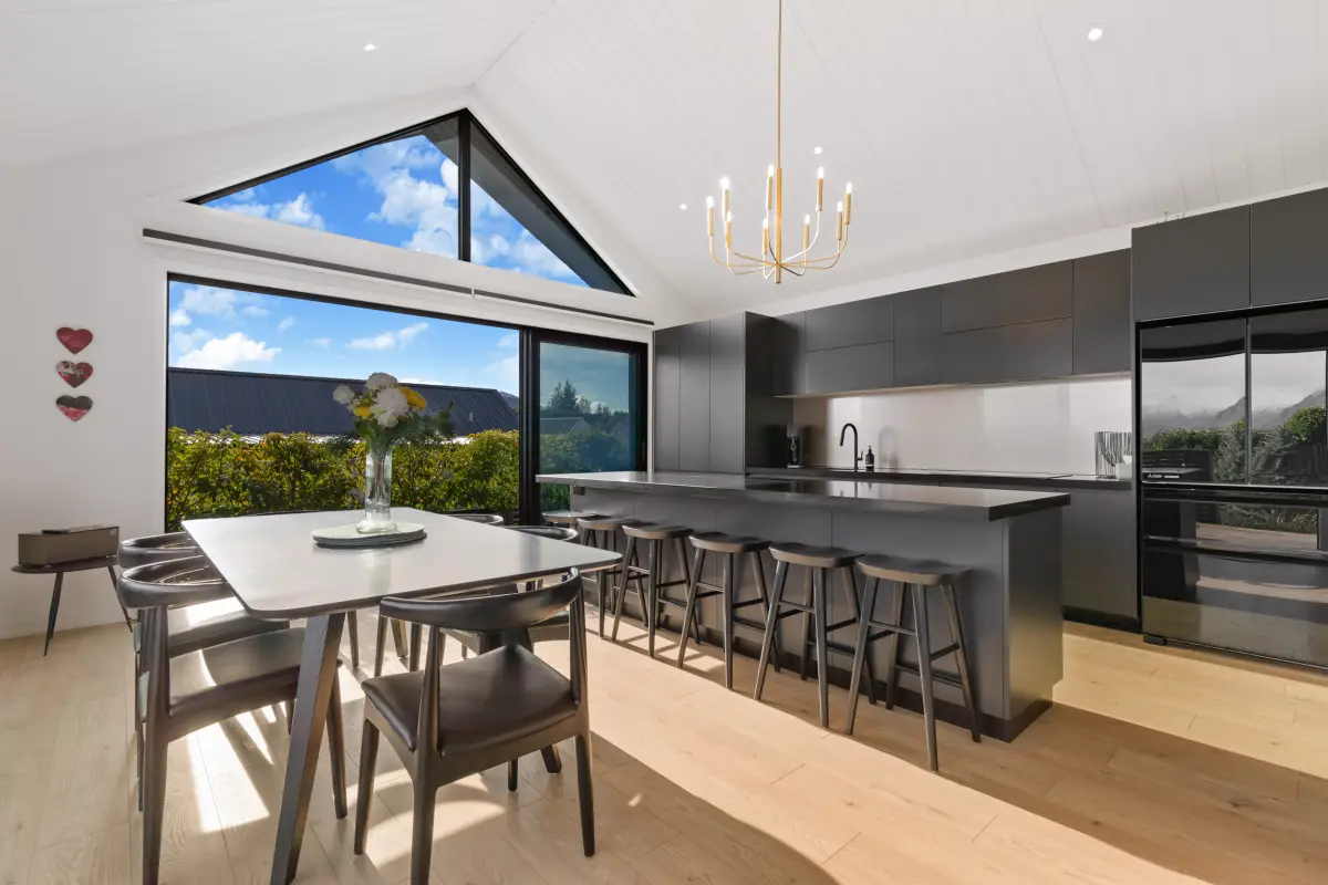 Spacious Kitchen & Dining Area 