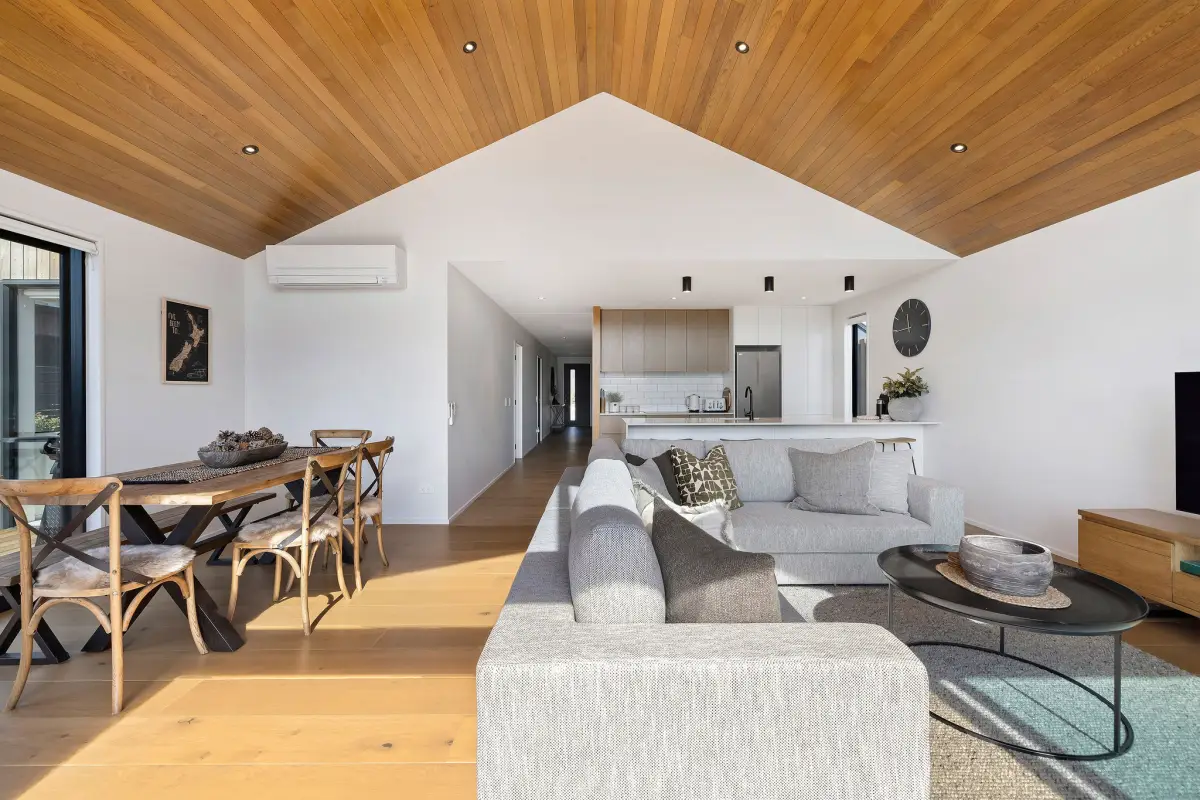 Modern Dining & Living 