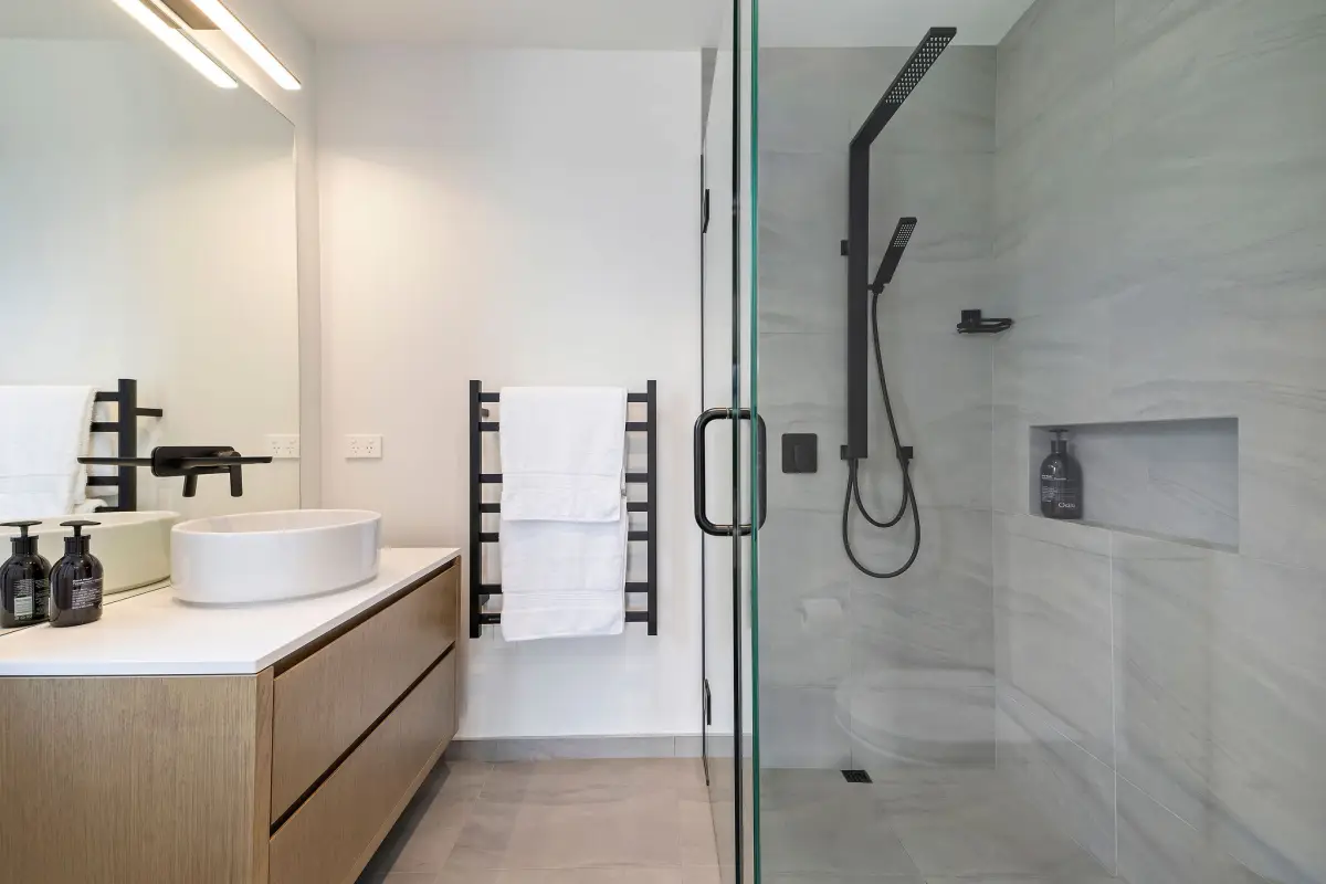 Modern Ensuite with Glass Shower 