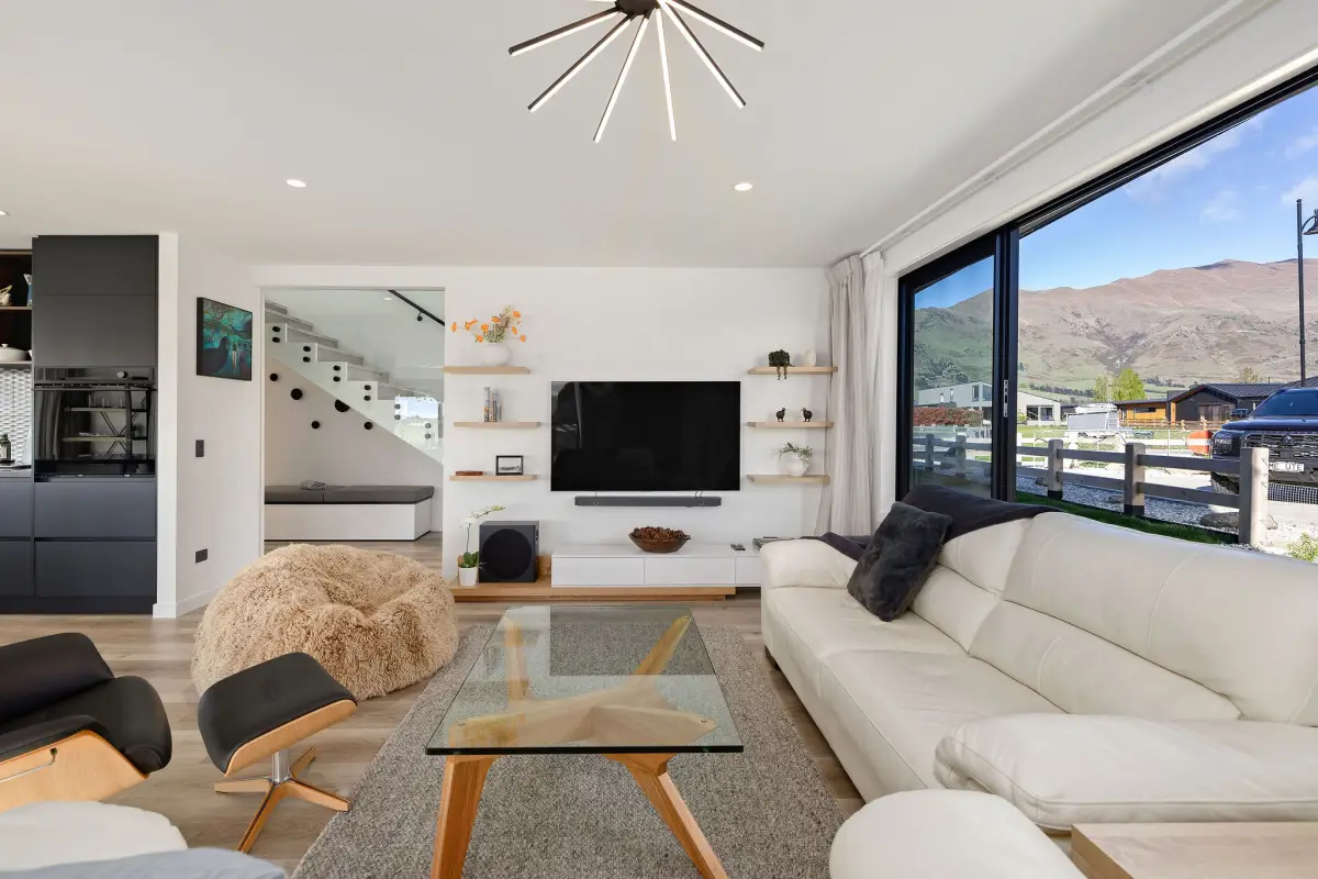 Smart TV with streaming services