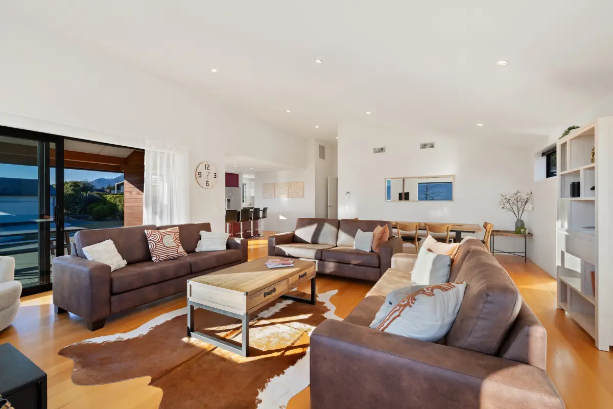 Spacious & Comfortable Lounge Area 