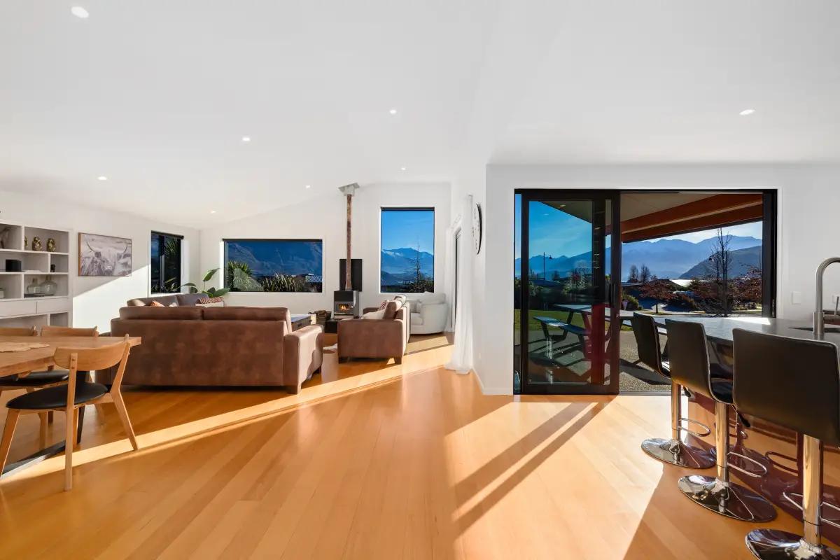 Open-Plan Living with Indoor-Outdoor Flow 