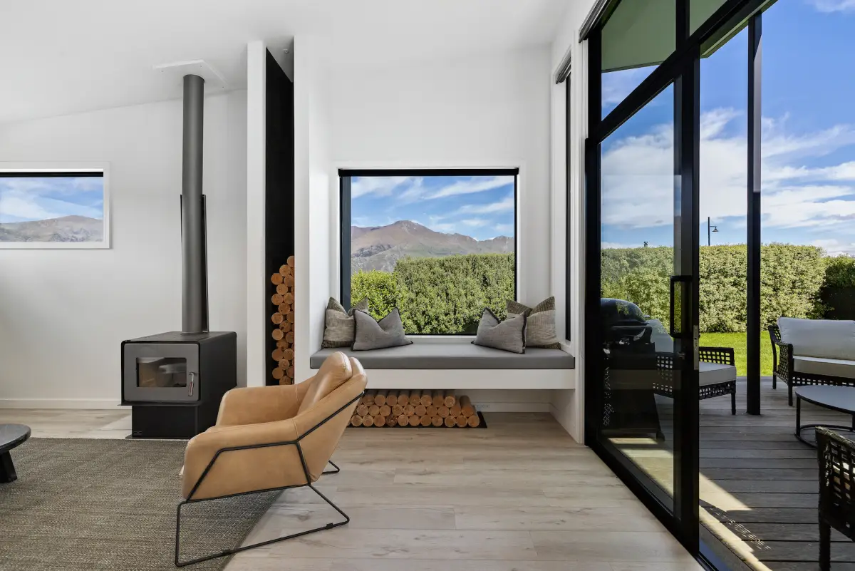 Indoor-Outdoor Living with Mountain Views