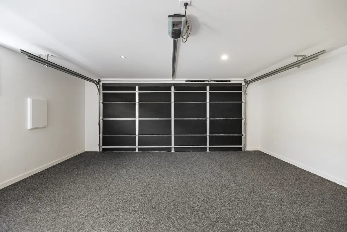 Large Garage Space 
