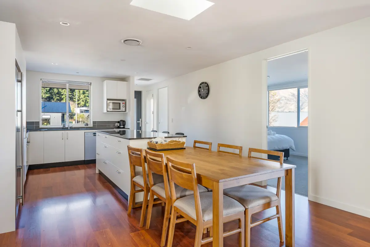 Open-Plan Kitchen and Dining 