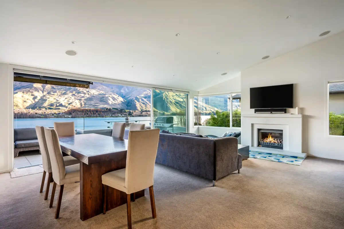 Open-Plan Living and Dining with Views of Lake Wānaka 