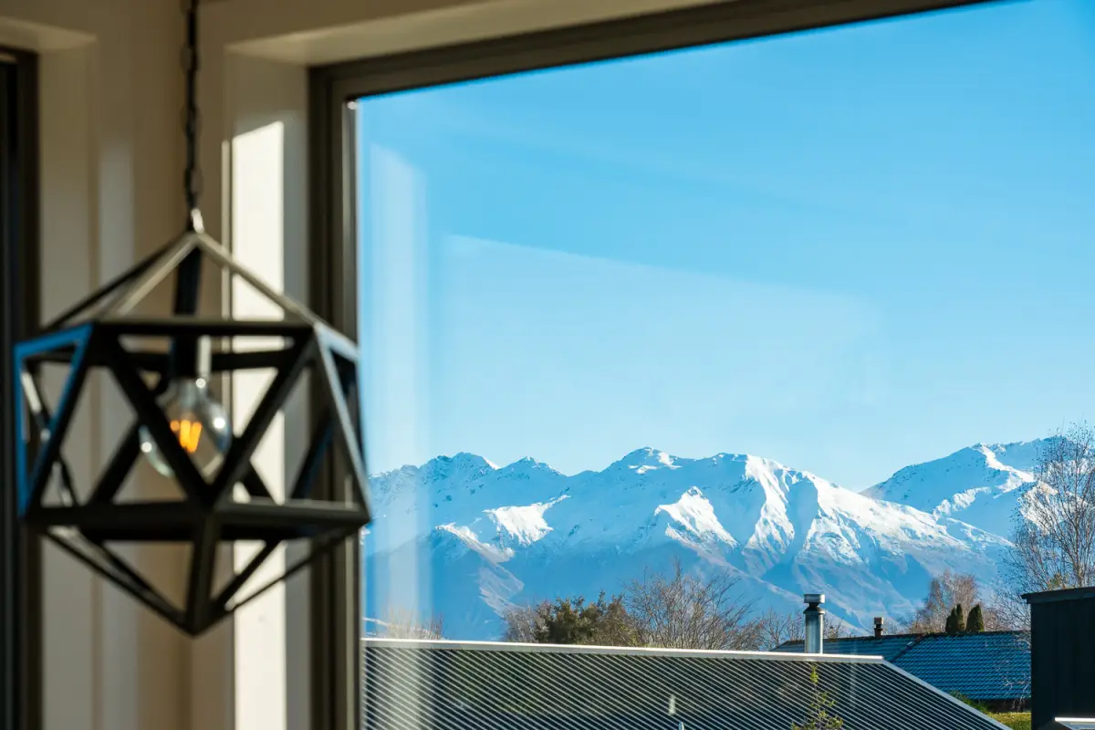 Stunning Views of Mountains In Wānaka 