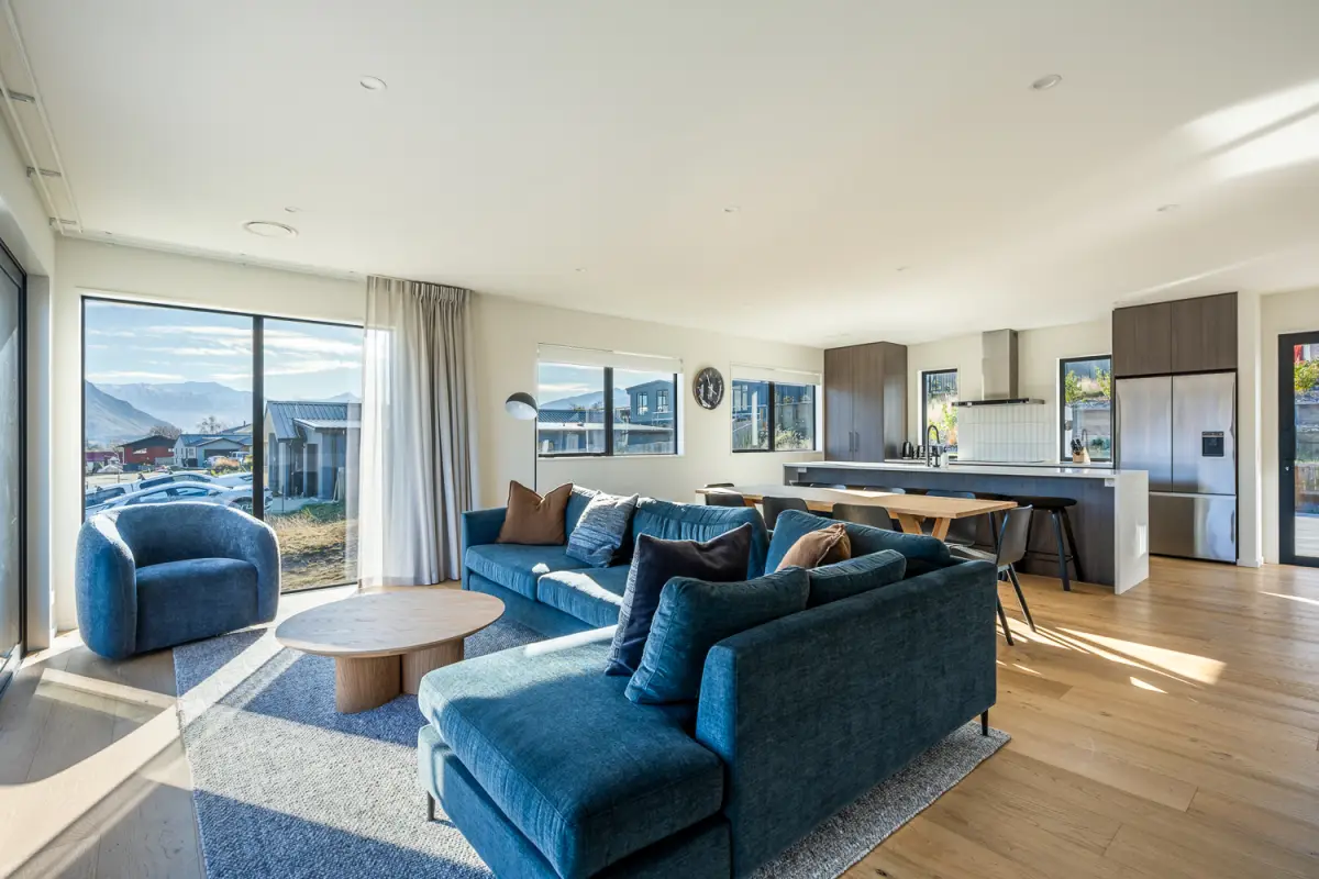 Open Plan Living & Dining 