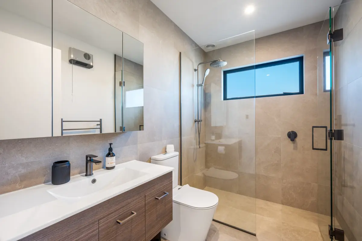 Modern Ensuite with Walk-In Shower 