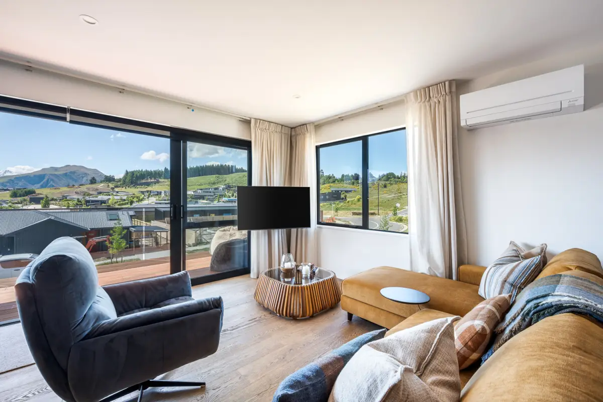 Comfortable Lounge Area 