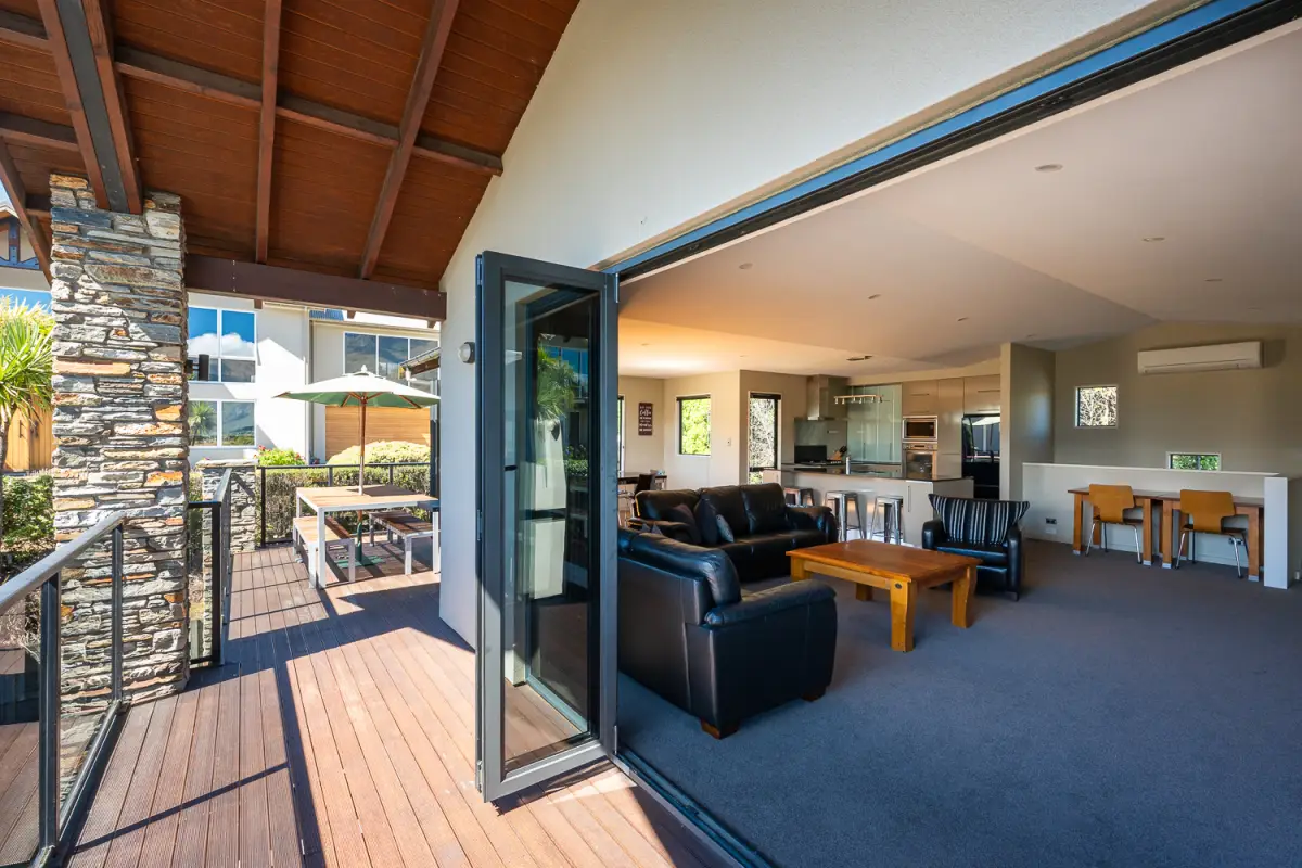 Western facing deck, with stunning views of mountains and neighbourhood