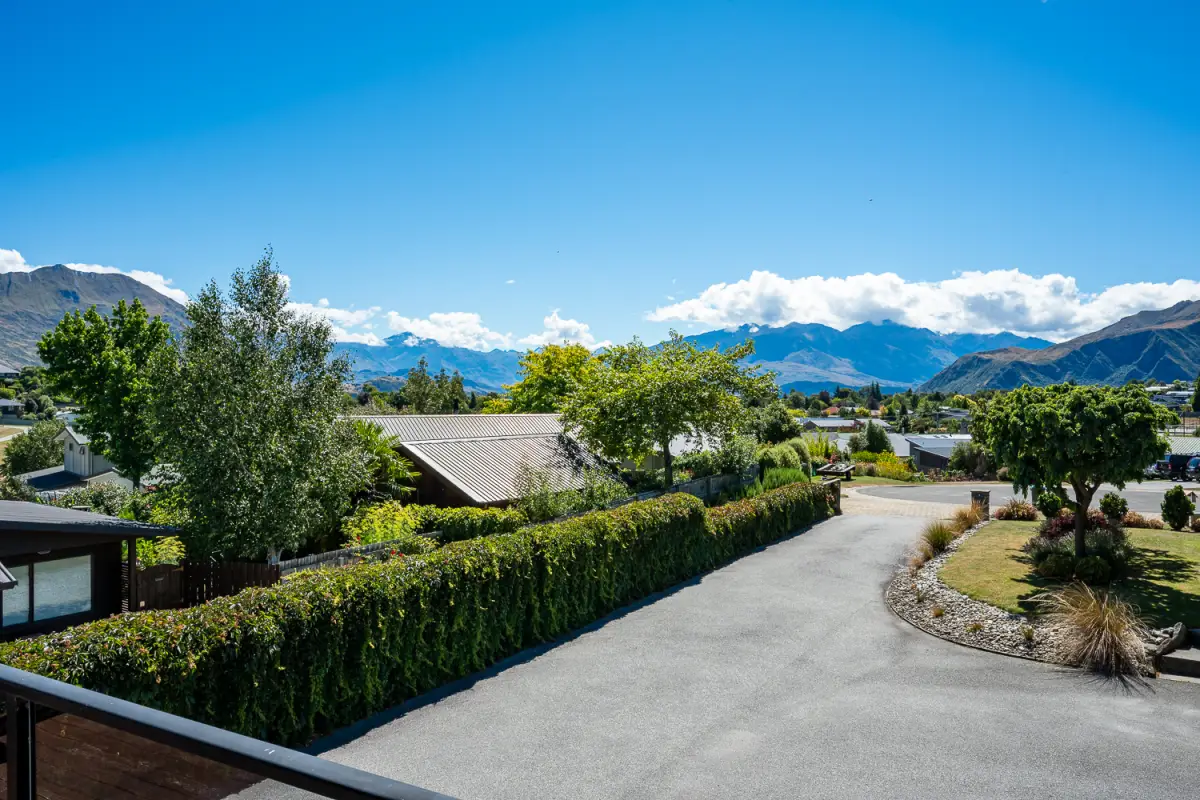 Panoramic Views of Mount Aspiring National Park 