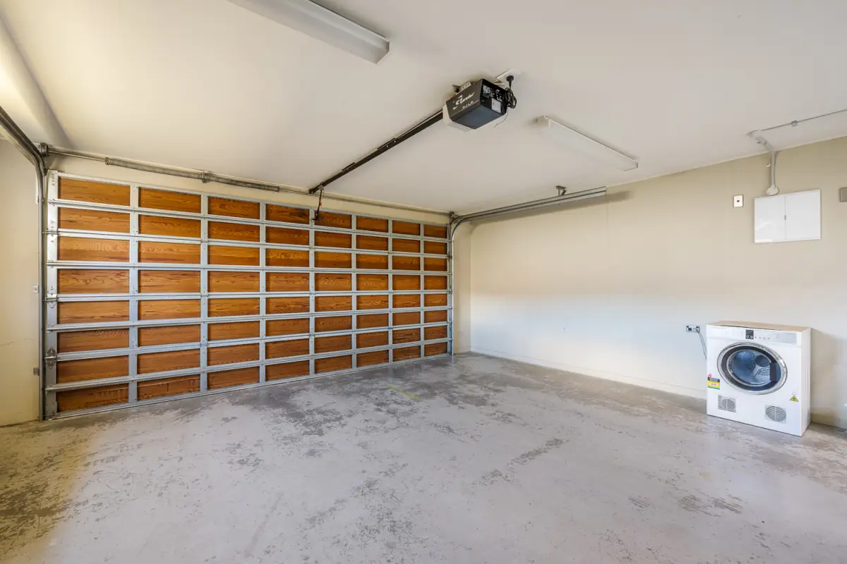 Large Garage with Dryer