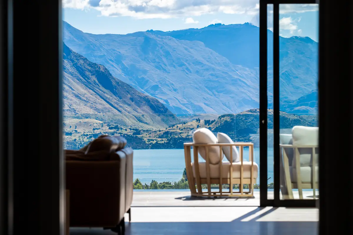 Superb views of Lake Wanaka, Ruby Island and Rob Roy Walking track