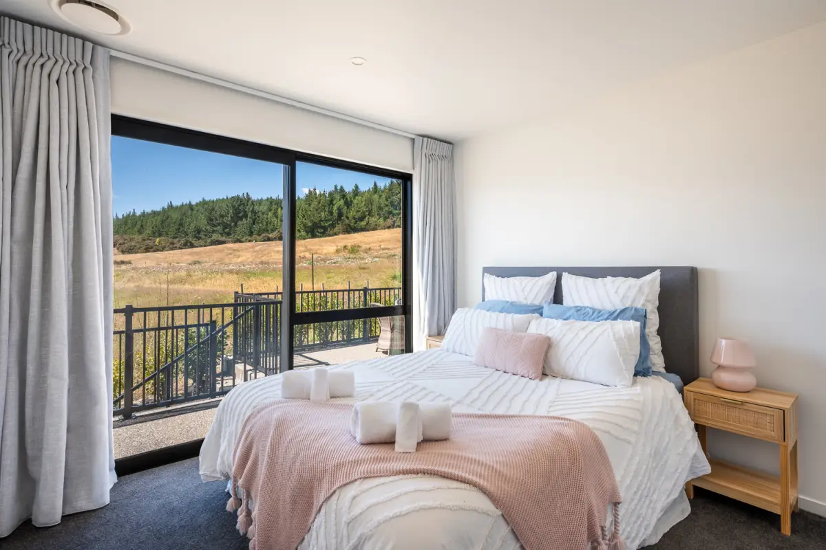 Luxurious and comfortable bedroom 3, with private deck