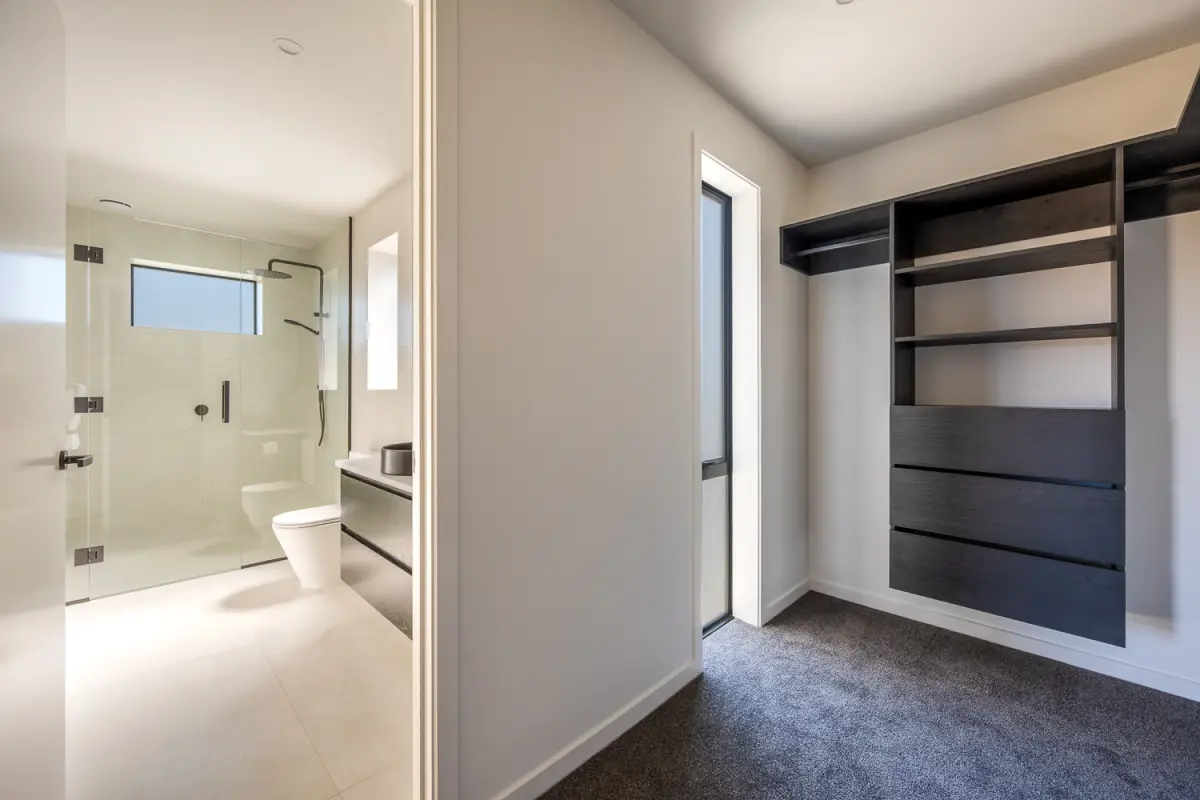 Master ensuite and walk in closet